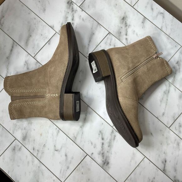 Clarks Pebble Maye Zip Suede Boot Womens Shoes Pebble Suede 7M Boho Western NWOT - Picture 3 of 9